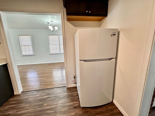 Building Photo - For Rent – Charming NW OKC Home with Solar Panels & Huge Backyard - Move in Deposit-Free (If Qual...