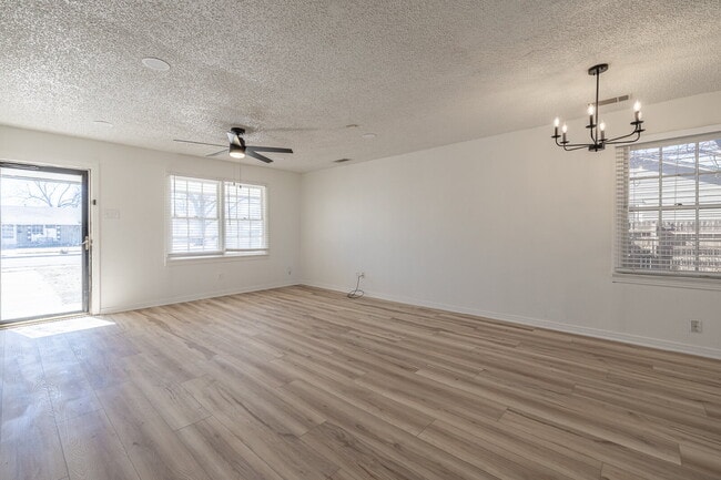 Building Photo - Beautifully Renovated 2-bedroom, 1-bathroom home!