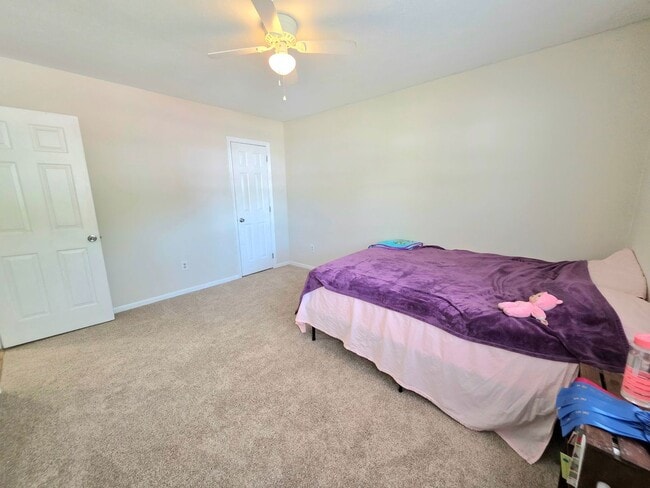Building Photo - Move In Ready 3 Bedroom Ranch!