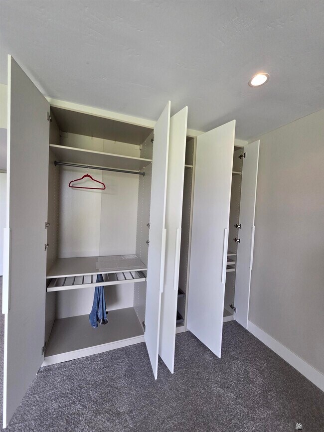 Building Photo - 1440 E Laguna Pl