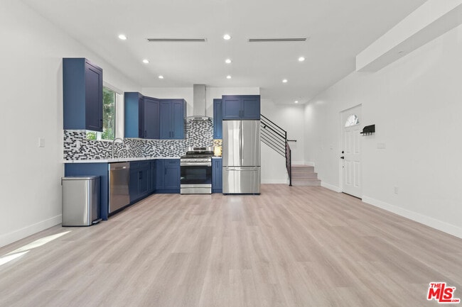 Building Photo - 119-119 S Myers St