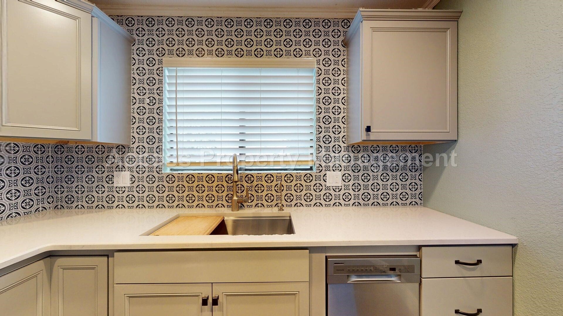 Building Photo - 2900 Andre Ln