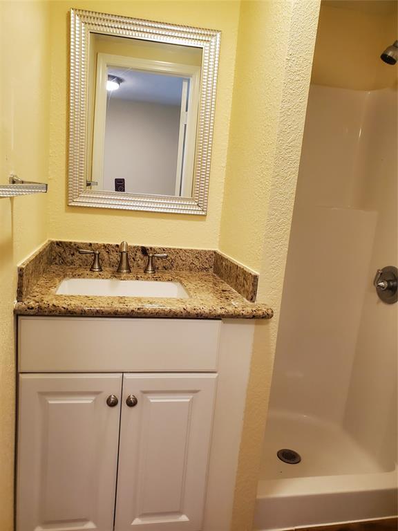 Building Photo - 219 Jackson Ave