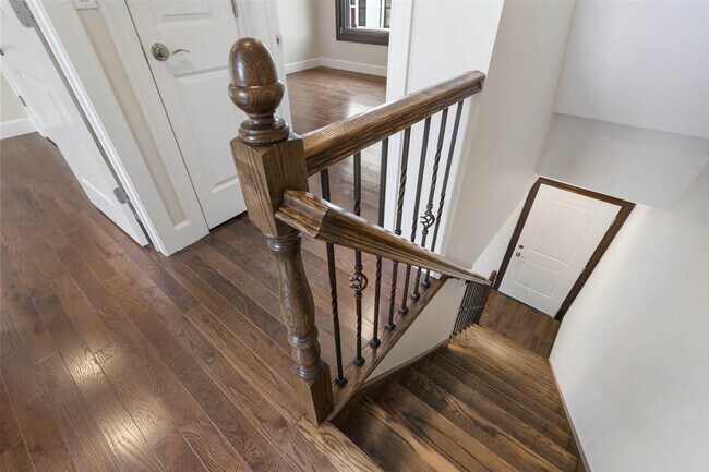 Building Photo - 585 Hoboken Rd