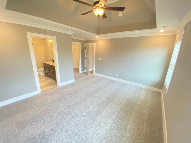 Building Photo - For Lease - 3BR, 2.5BA, 2300sqft home (Gallatin)