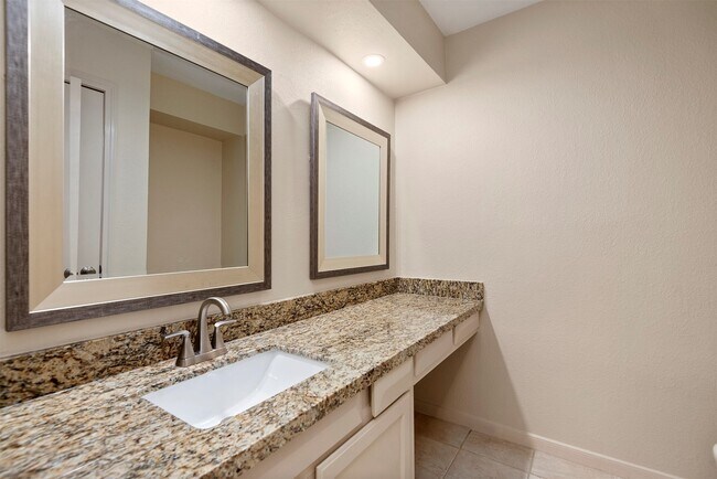 Building Photo - 14215 Lost Meadow Ln