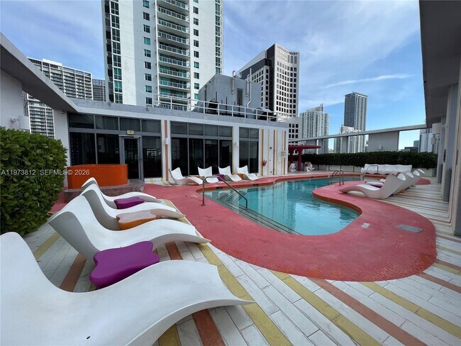 Building Photo - 31 SE 6th St