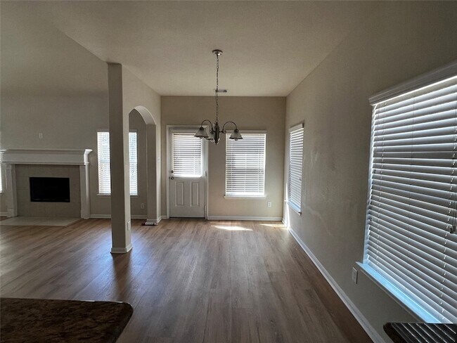 Building Photo - 10621 Sunflower Dr