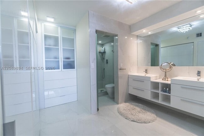 Building Photo - 20515 E Country Club Dr