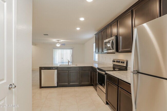 Building Photo - 9004 S 254th Dr
