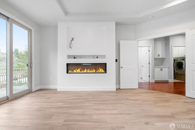 Building Photo - 72 Golden Aster Ct