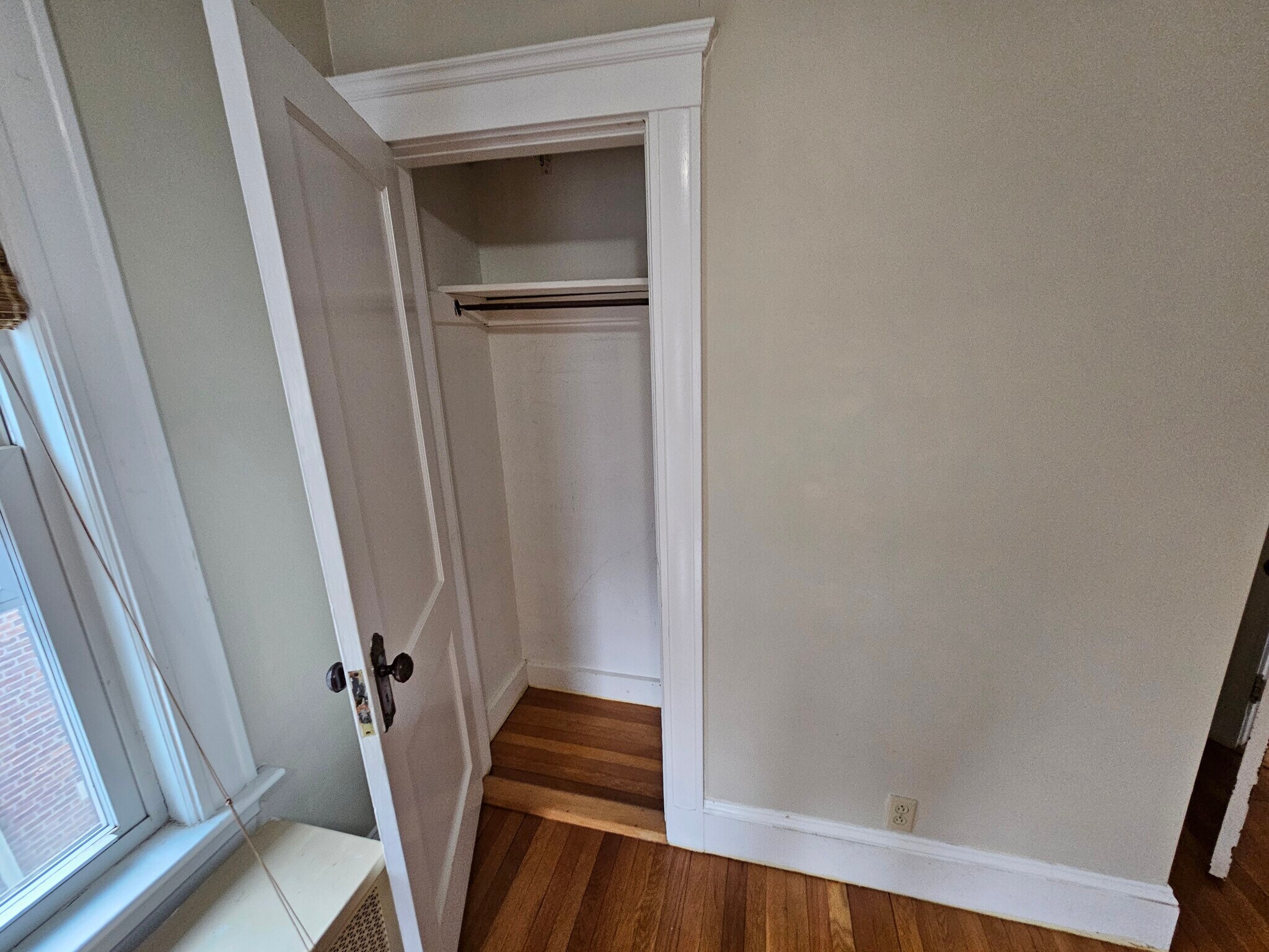 Building Photo - 82 Walnut St