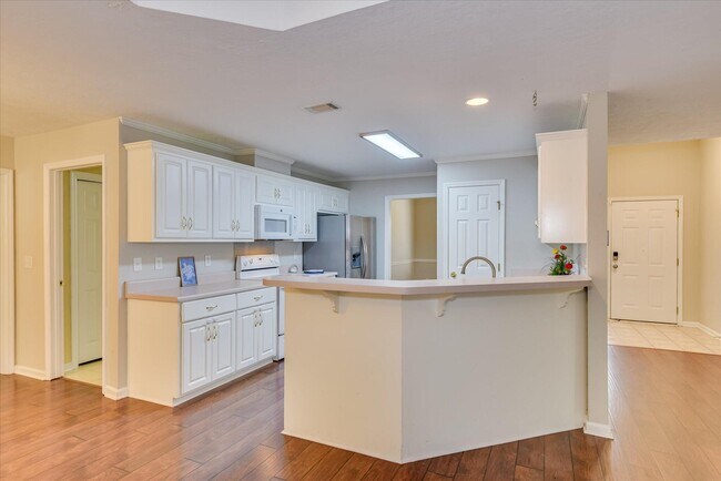 Building Photo - 703 Cannock Loop