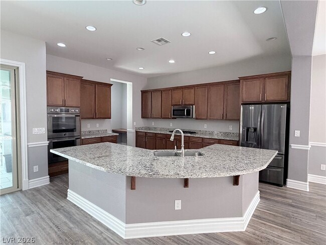 Building Photo - 9936 Wildhorse Cyn Ave