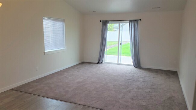 Building Photo - Brand New 3Bedroom Home!