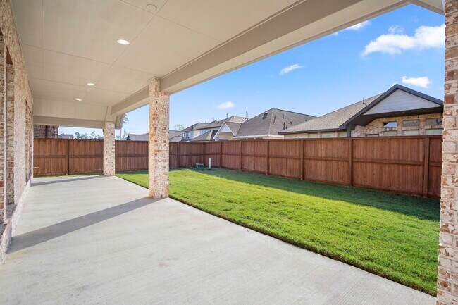 Building Photo - 7845 Charter Hill Dr