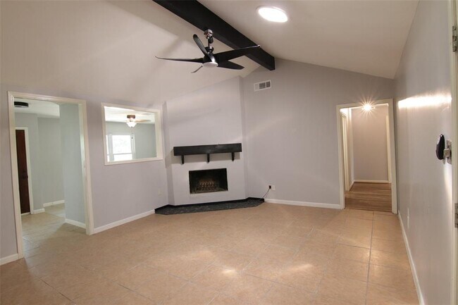 Building Photo - 2111 Adams St