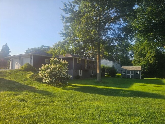 Building Photo - 7497 Lake Ave
