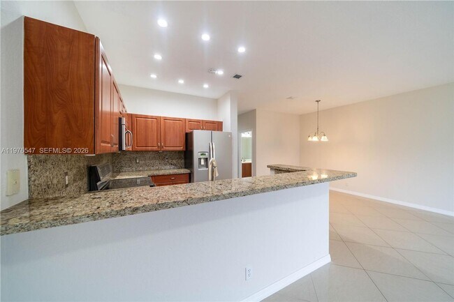 Building Photo - 5327 SW 40th Ave