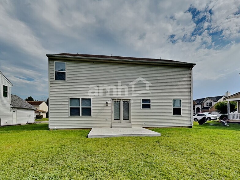 Building Photo - 2318 Lammermoor Cir