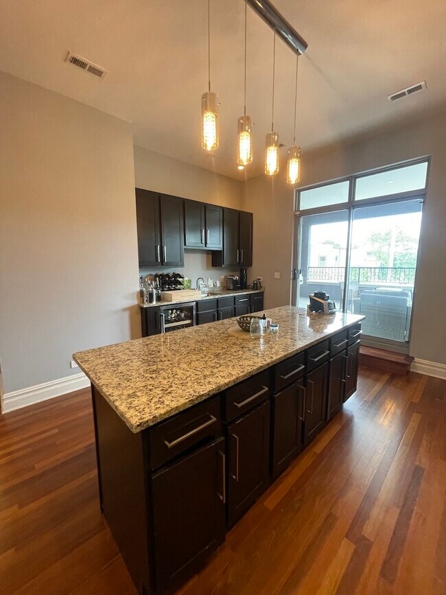 Building Photo - 1746-52 W North Ave