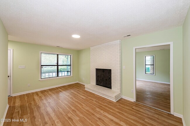Building Photo - 1100 Audrey Ct