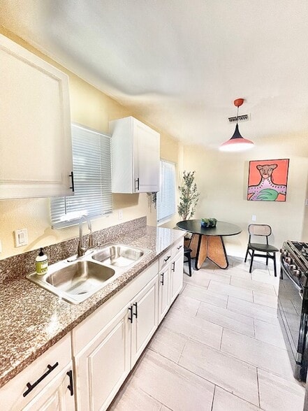 Building Photo - 4152 W 107th St