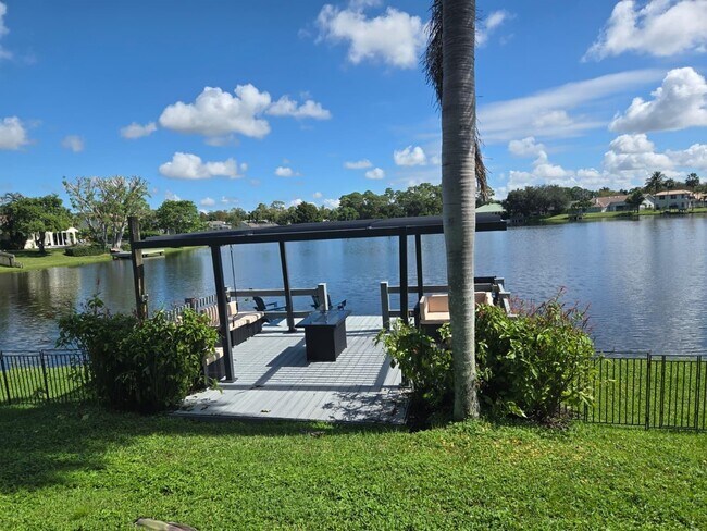 Building Photo - 13646 Callington Dr