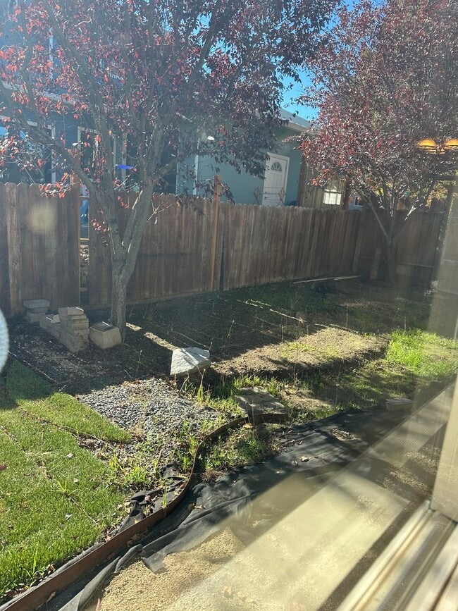 Building Photo - Charming 3 Bedroom, 2 Bath Home in Ashland!