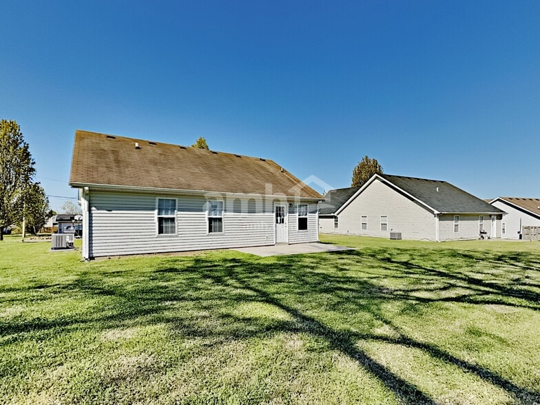 Building Photo - 1633 Jo Ann Dr