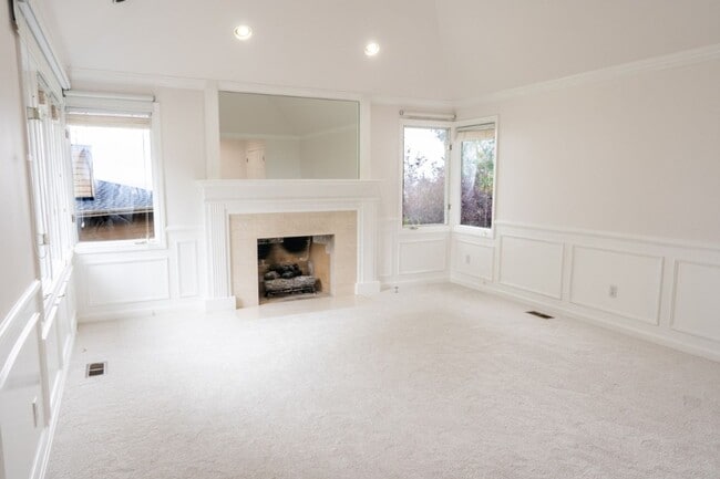 Building Photo - 4bd/3.75ba