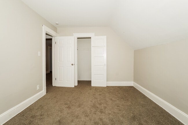 Building Photo - Charming 3-Bedroom Cleveland Home