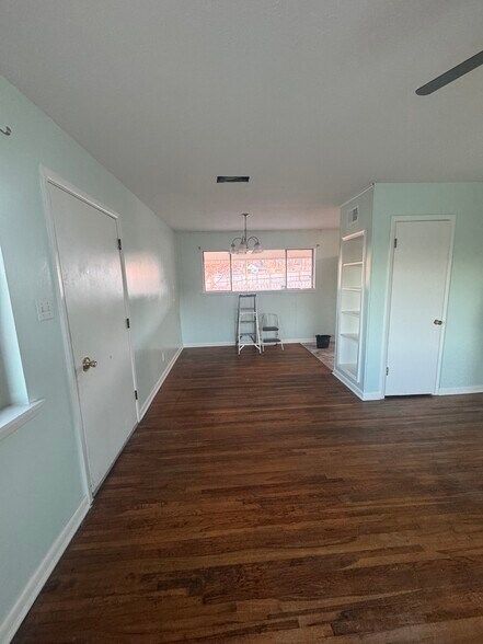 Building Photo - 5601 Sonora Dr