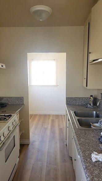 Building Photo - 200 N Sierra Vista St