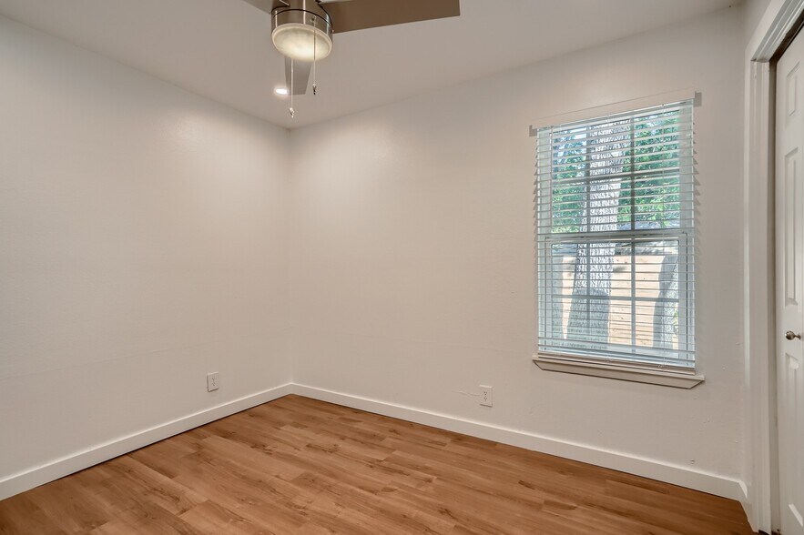 Building Photo - 2704 Wheless Ln