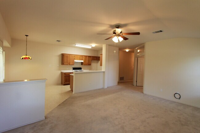 Building Photo - 3 Bedroom, 2 Bath Home in Cedar Park