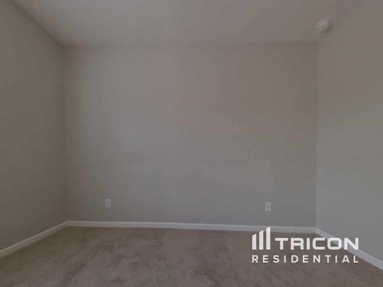 Building Photo - 94 Cottontail Ln