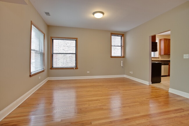 Building Photo - 5419 S Hyde Park Blvd