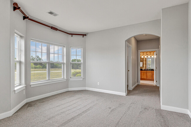Building Photo - 4666 Sagewood Cir