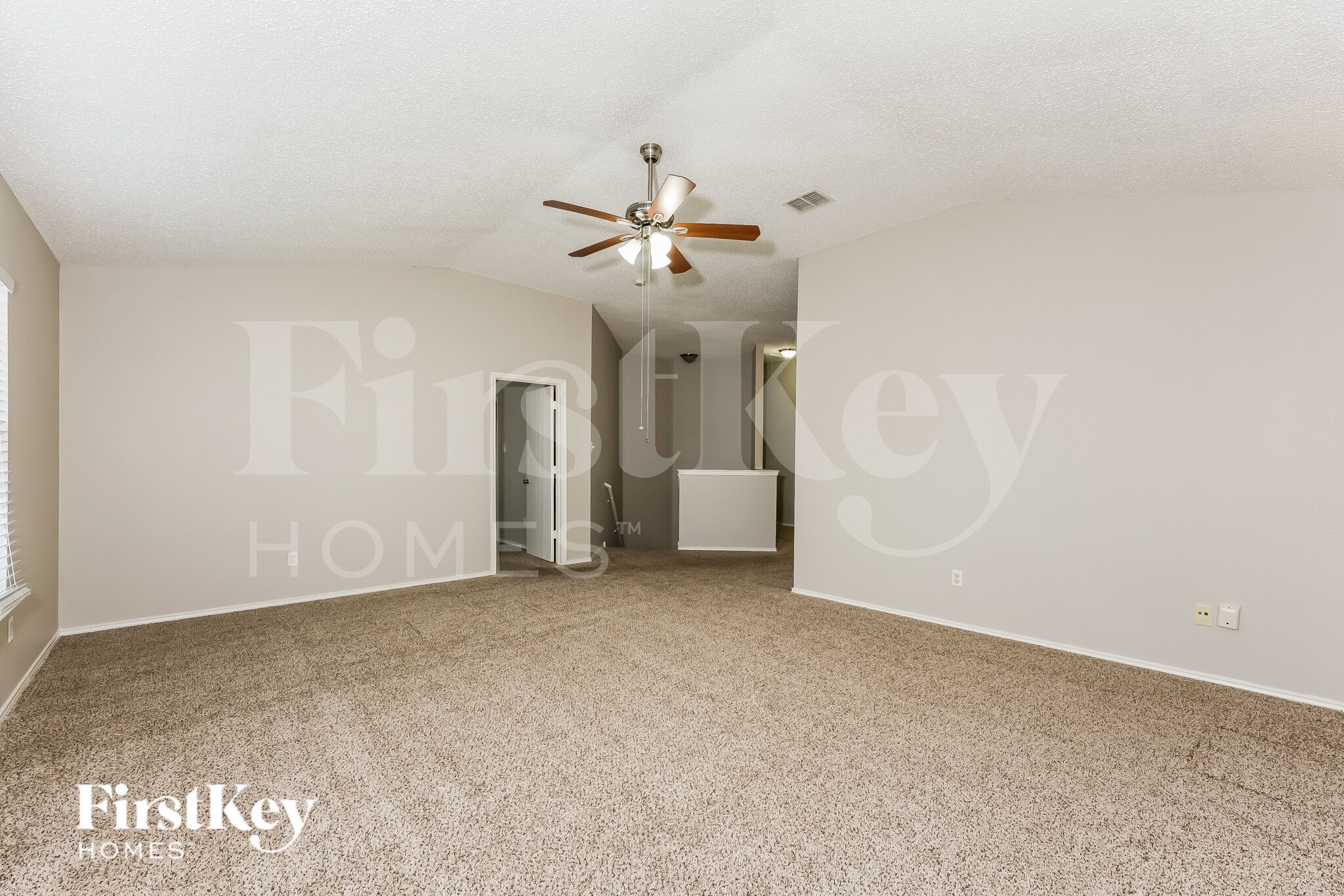 Building Photo - 7425 Snow Ridge Dr