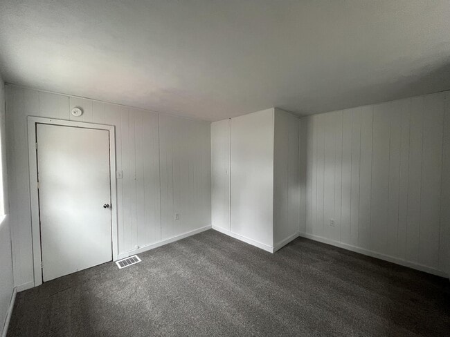 Building Photo - 2235 Middle St