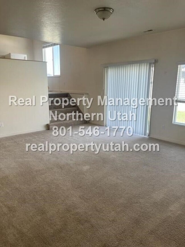 Building Photo - 3120 W 525 N