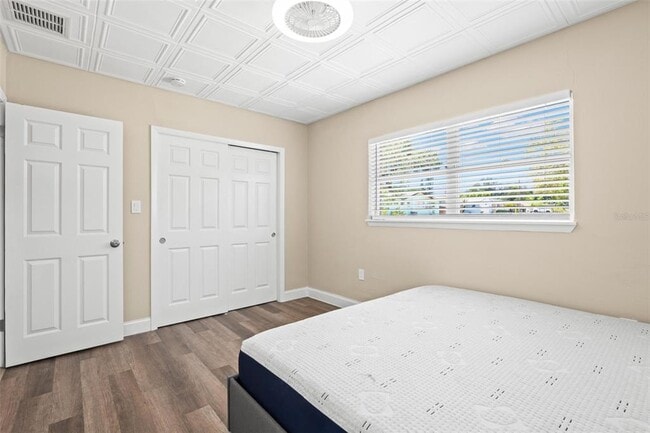 Building Photo - 611 Pinewood Dr