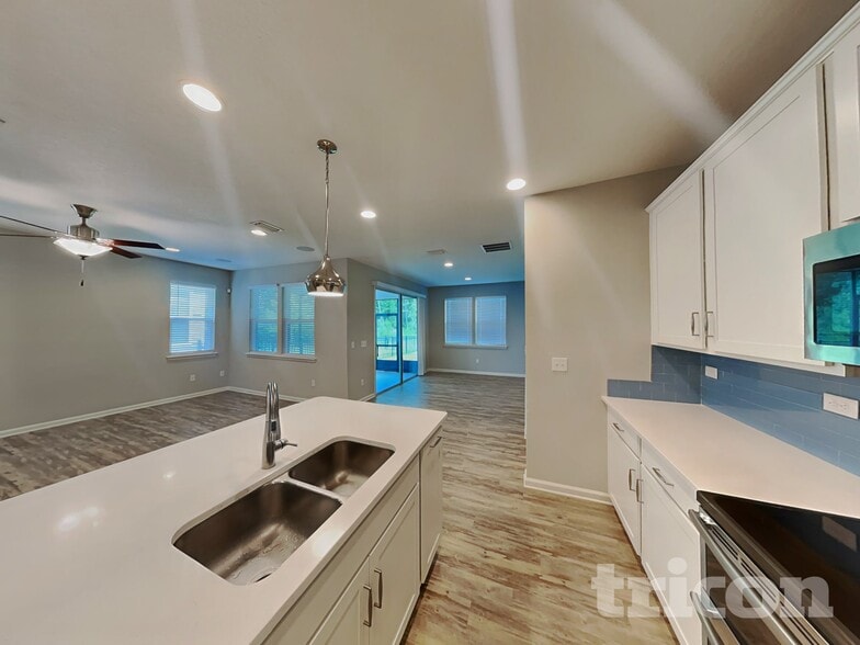 Building Photo - 2862 Alpin Dr