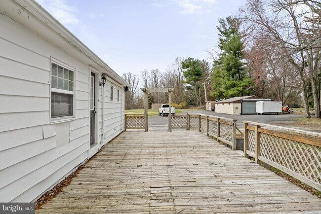 Building Photo - 2730 Old Cedar Grove Rd