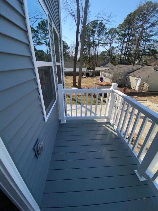 Building Photo - Edge at Azalea