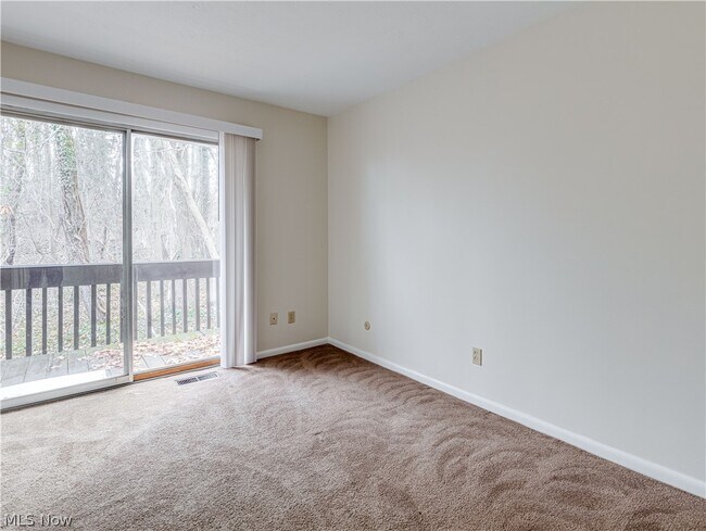 Building Photo - 2550 Chamberlain Rd