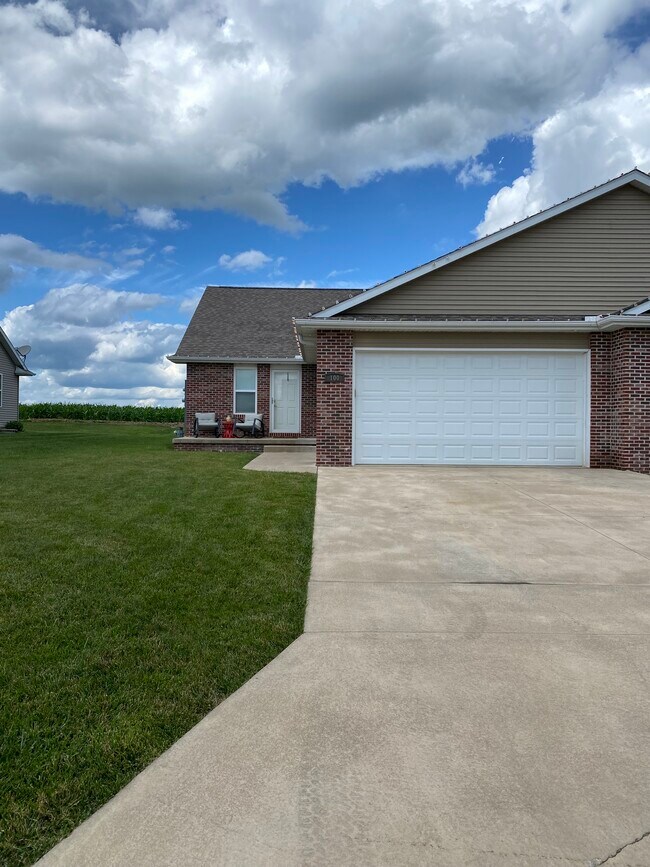 Primary Photo - 103 Scenic Dr