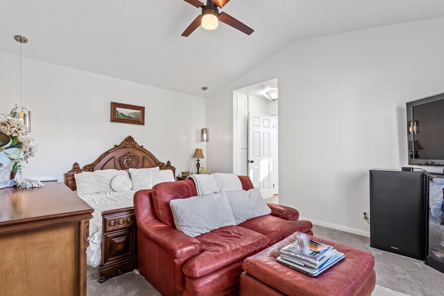 Building Photo - 4386 Willow Glen St