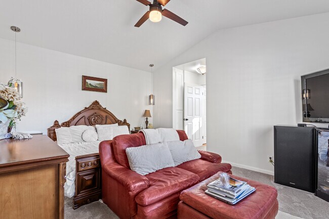 Building Photo - 4386 Willow Glen St